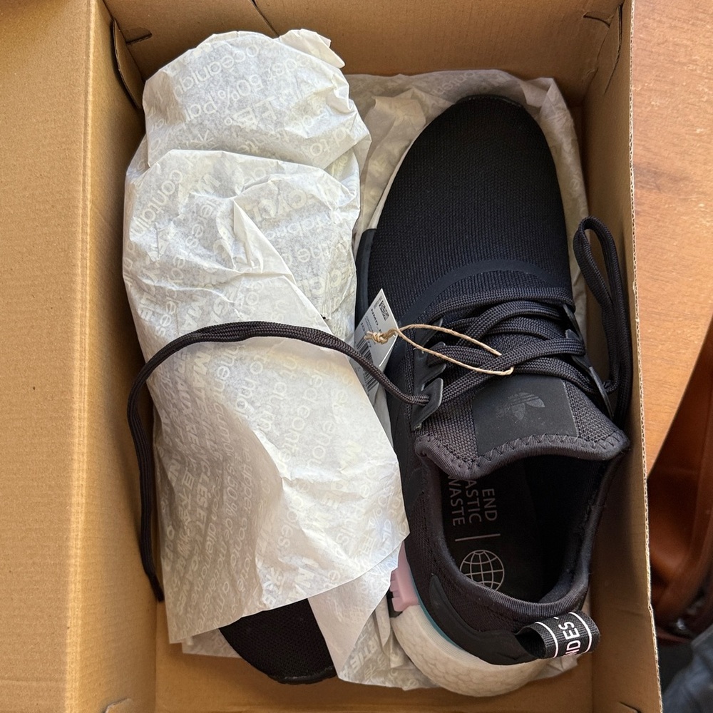 Adidas Men's Black and White Sneakers